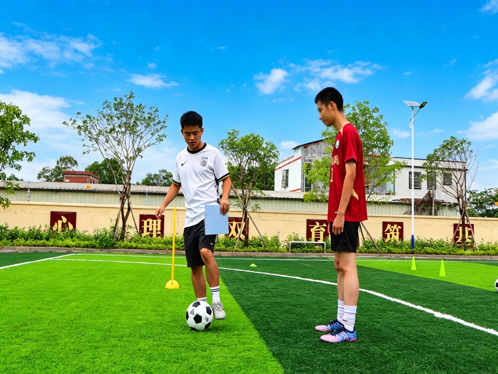 甘南全封闭叛逆小孩改变学校如何选择：专业引导助力孩子蜕变